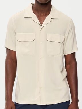 Old Navy Men's Short Sleeve Button-Front Camp Shirt in Cream